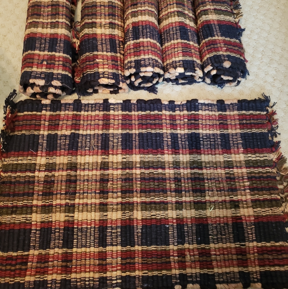 Woven placemats